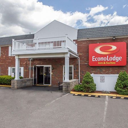 Econo Lodge Inn&Suites Windsor Windsor Locks Esterno foto